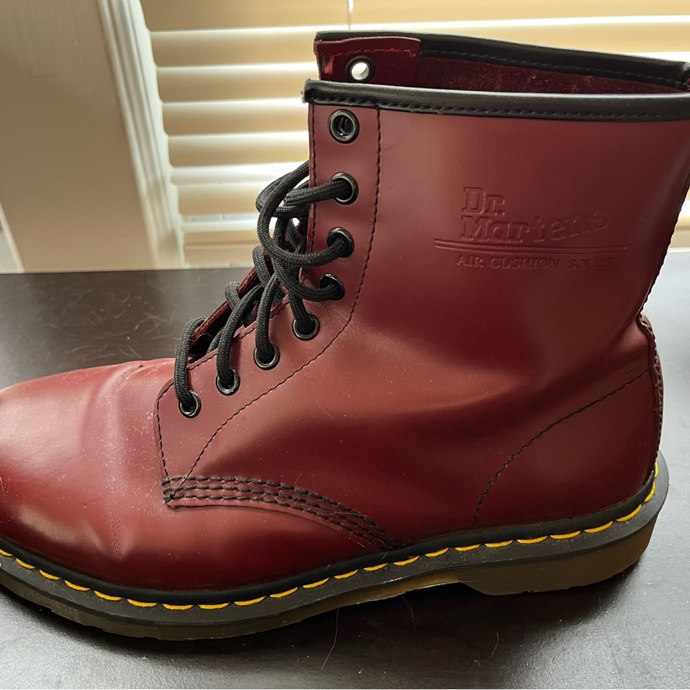 Dr. martins boots men’s US9 EU42 - Picture 3 of 9